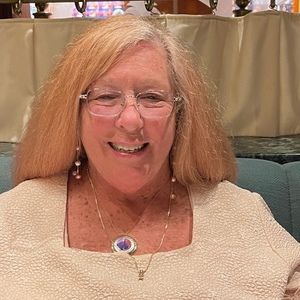 Meet your Posher, Cynthia